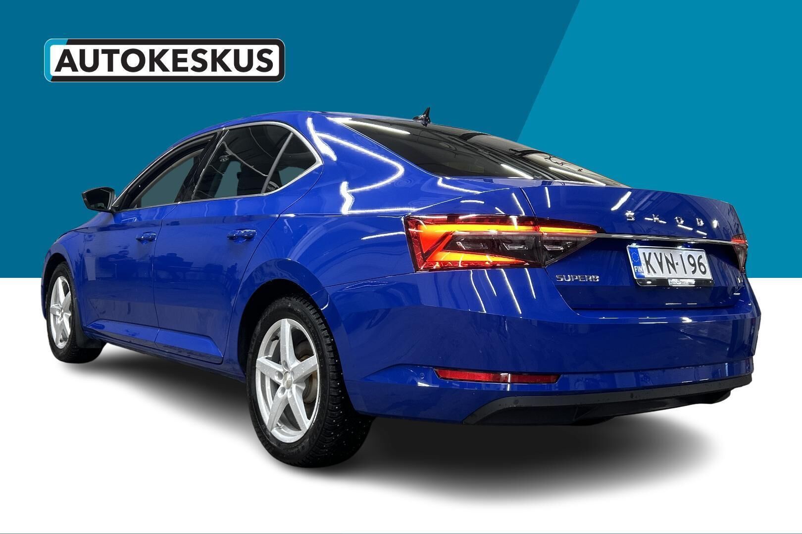 Skoda Superb iso kuva 7