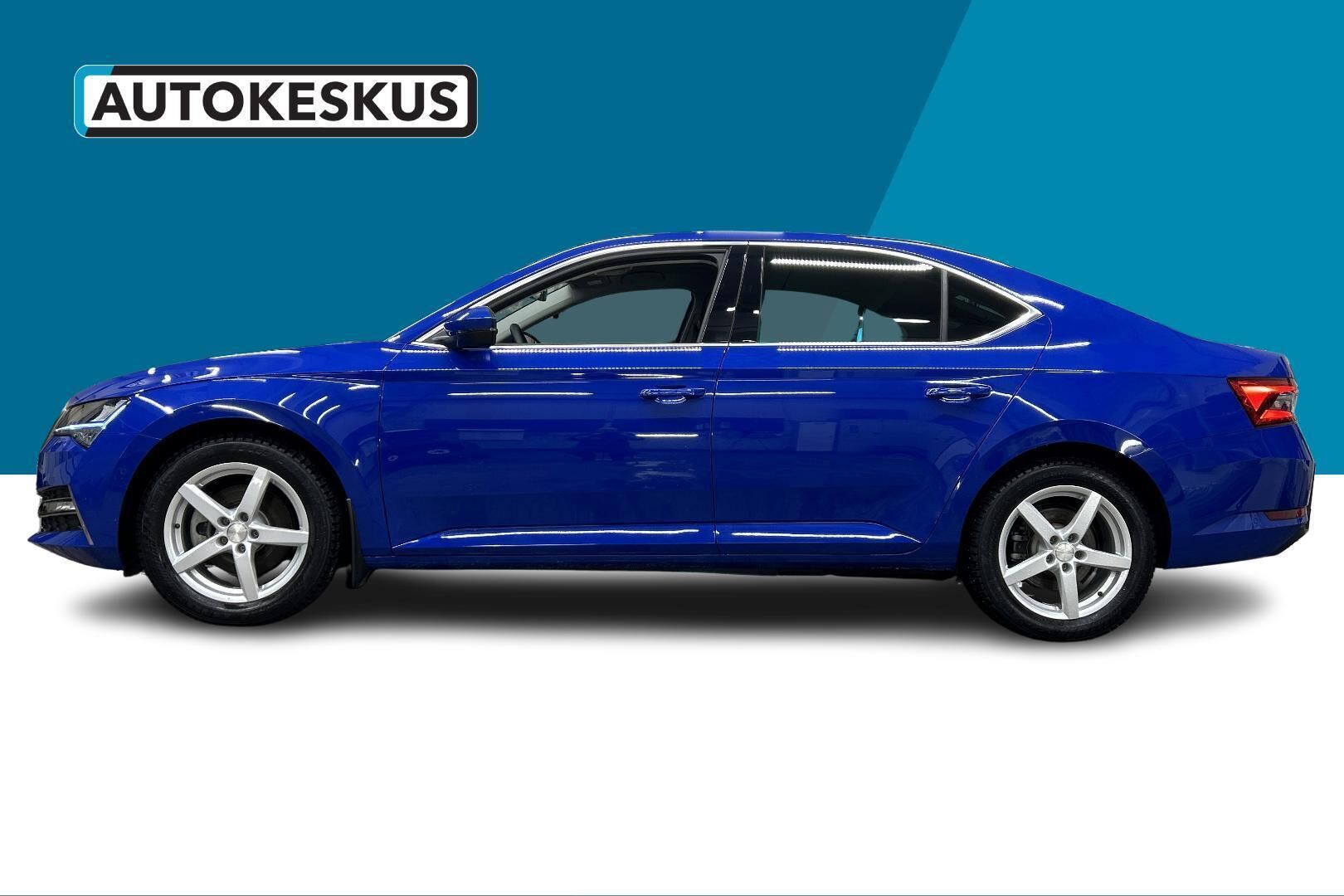 Skoda Superb iso kuva 13