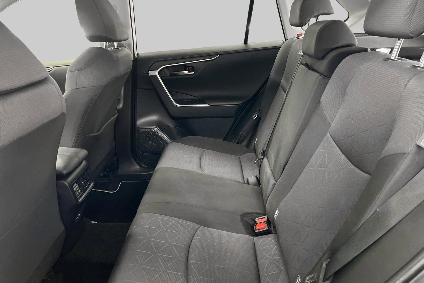 Toyota RAV4 iso kuva 9