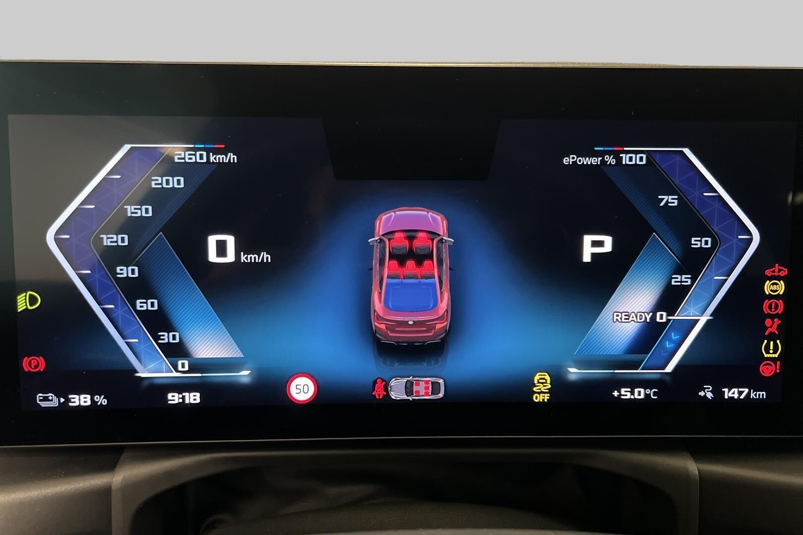 BMW i4 iso kuva 13