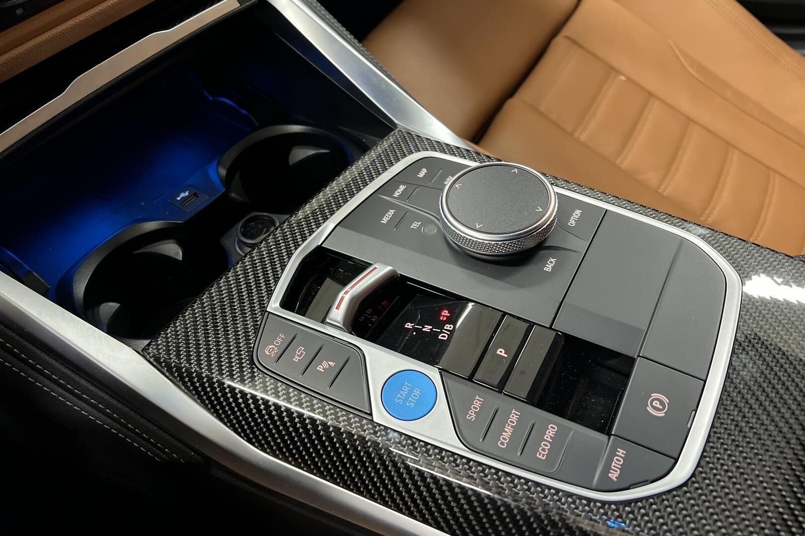 BMW i4 iso kuva 15