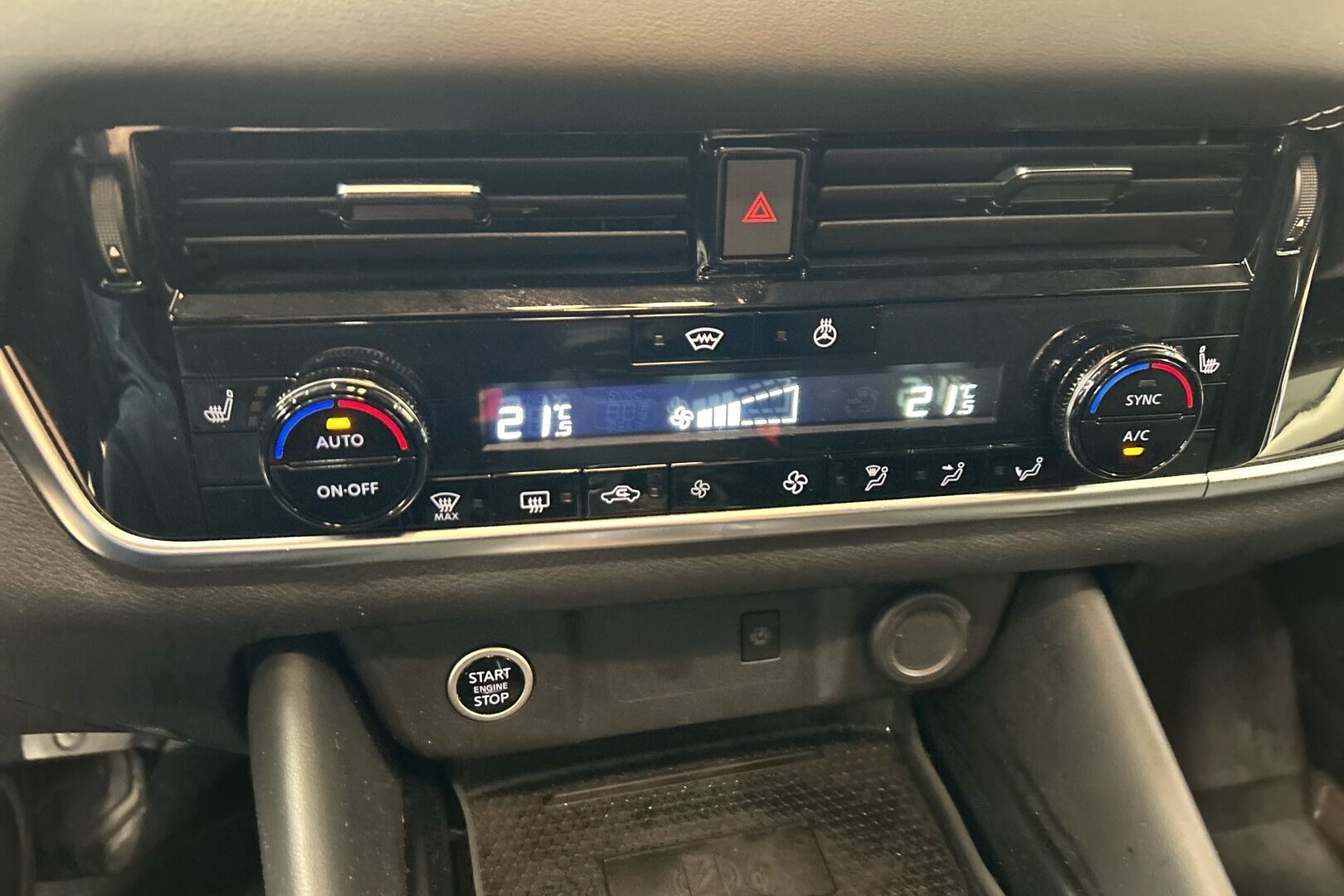 Nissan Qashqai iso kuva 17