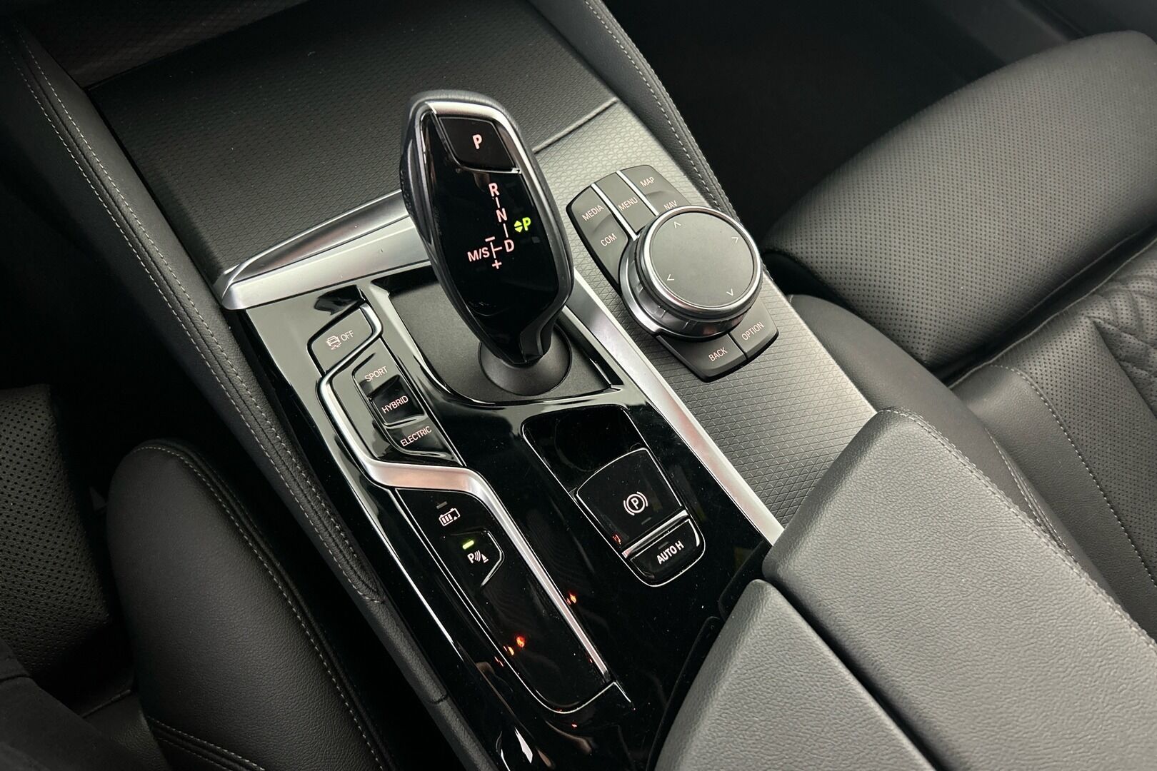 BMW 5-SARJA iso kuva 25