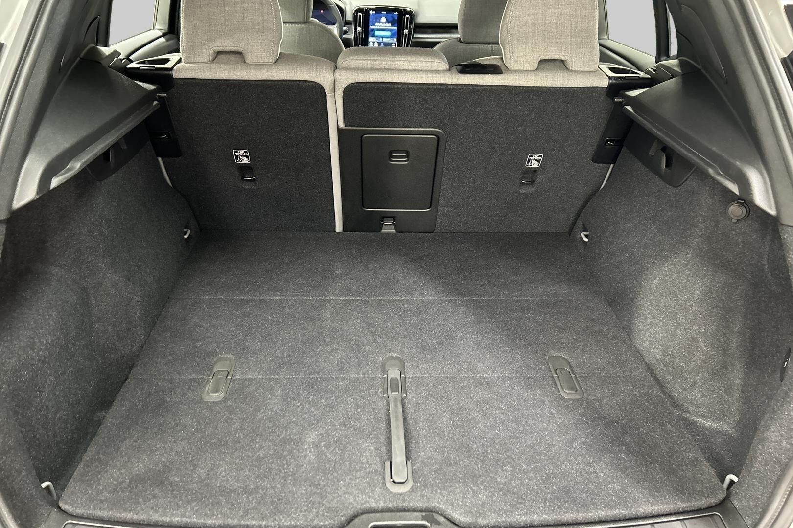 Volvo XC40 iso kuva 12