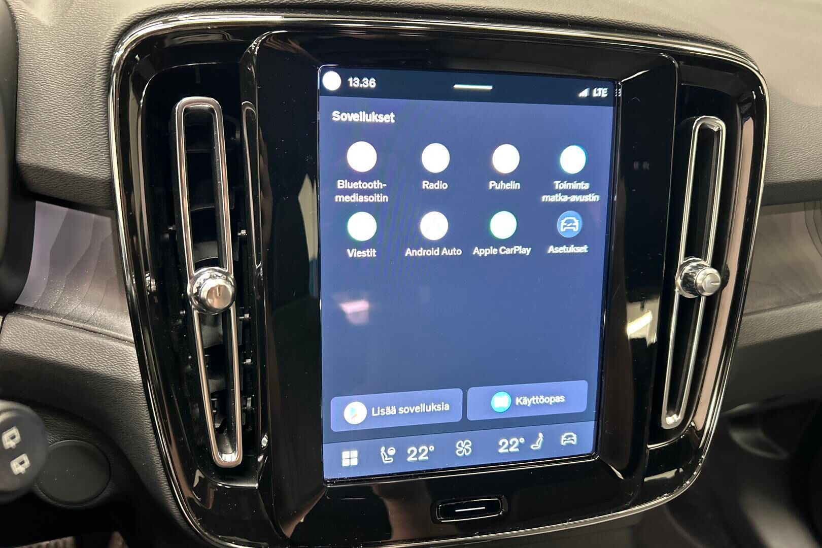 Volvo XC40 iso kuva 15