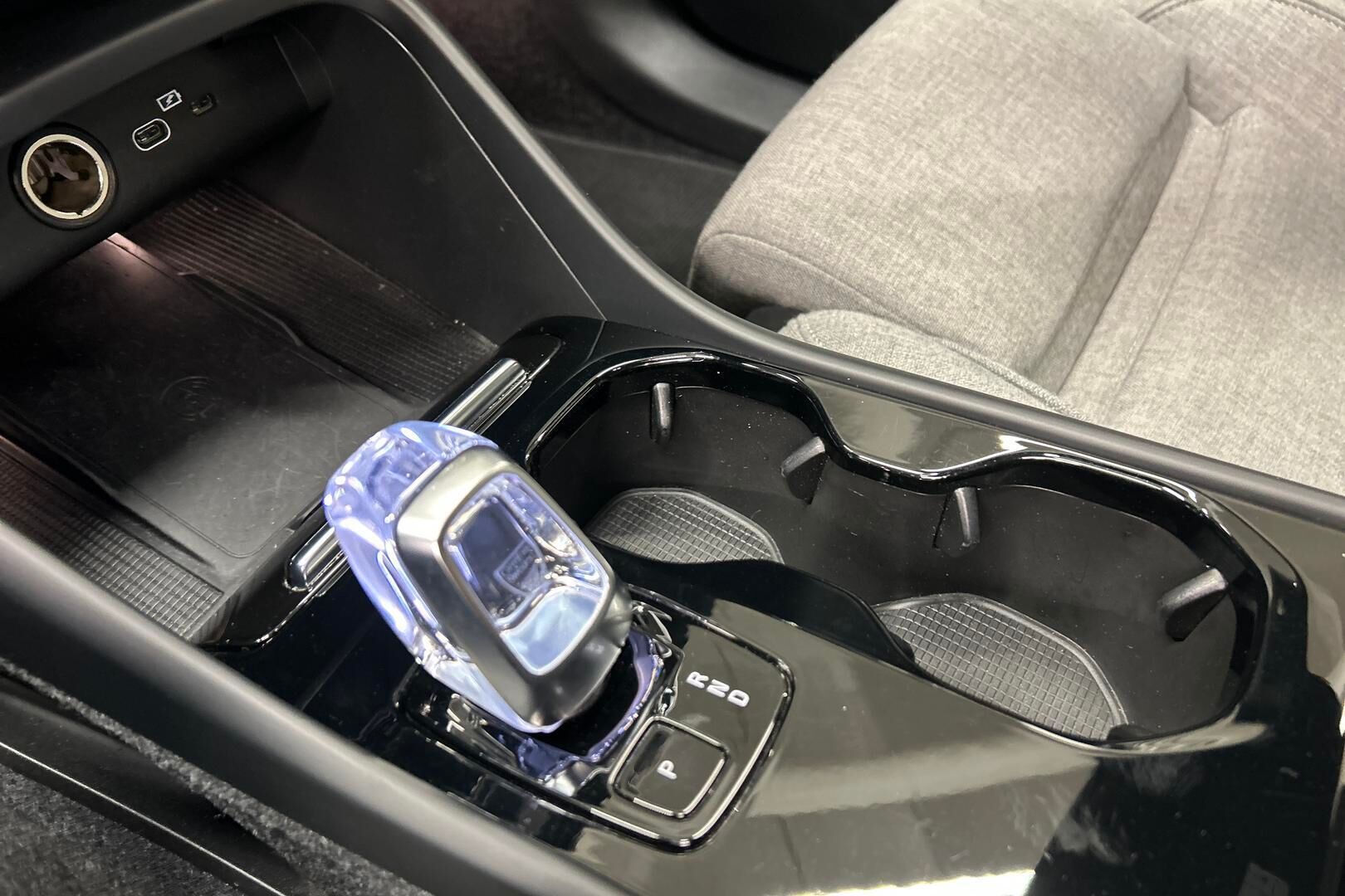 Volvo XC40 iso kuva 17