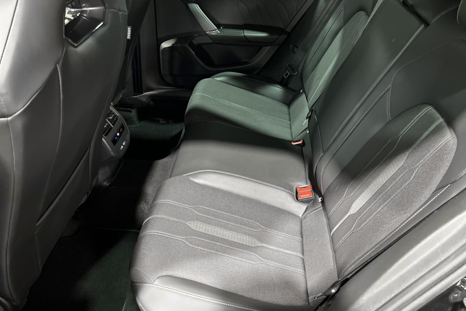 Cupra LEON SPORTSTOURER iso kuva 9