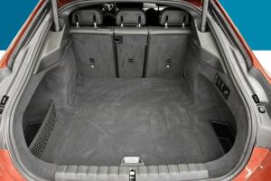 BMW i4 esikatselu 11