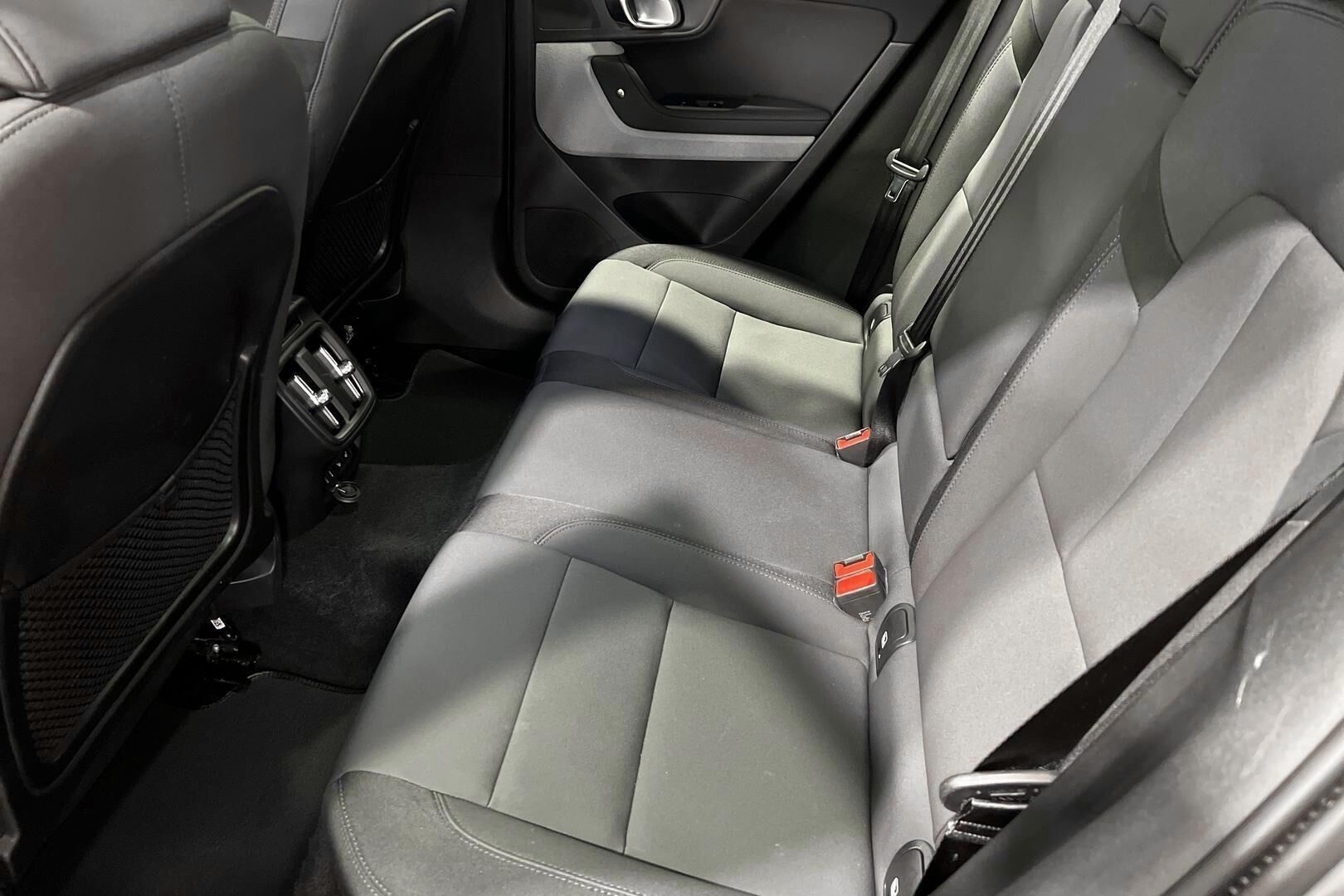 Polestar 2 iso kuva 9