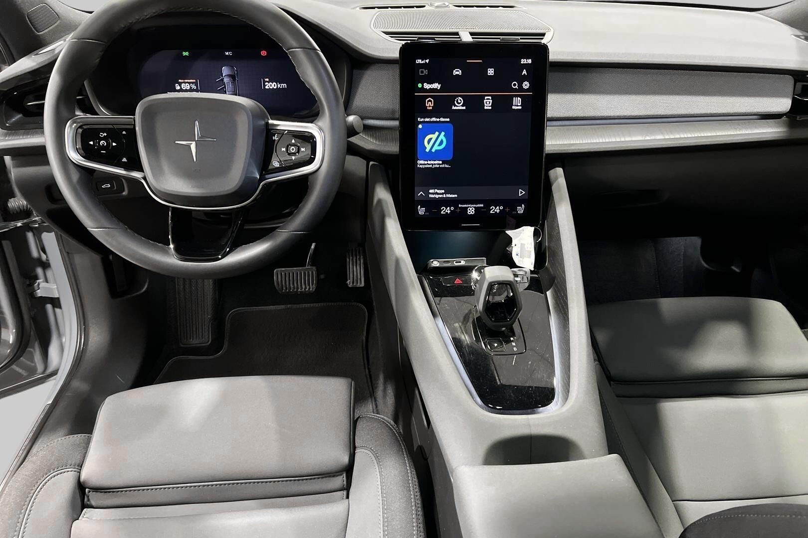 Polestar 2 iso kuva 10