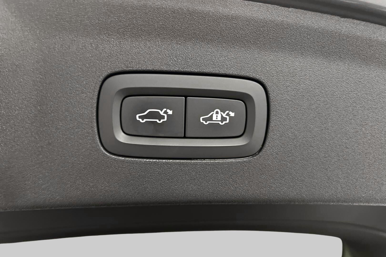 Polestar 2 iso kuva 12