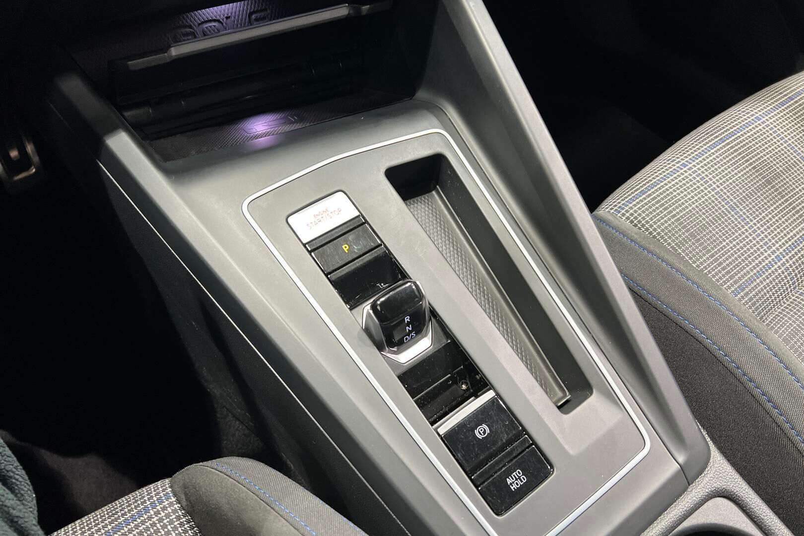 VOLKSWAGEN GOLF iso kuva 22