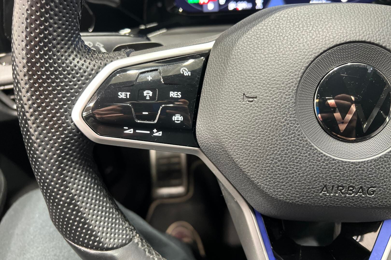 VOLKSWAGEN GOLF iso kuva 35