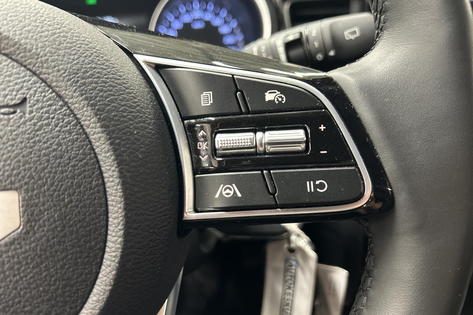 Kia Ceed iso kuva 16