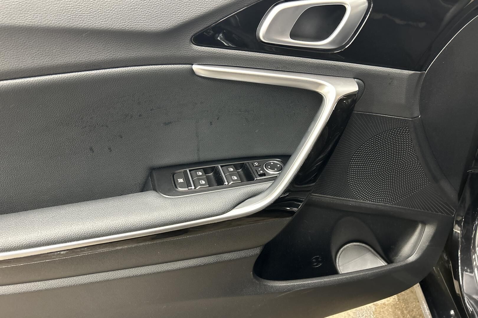 Kia Ceed iso kuva 23