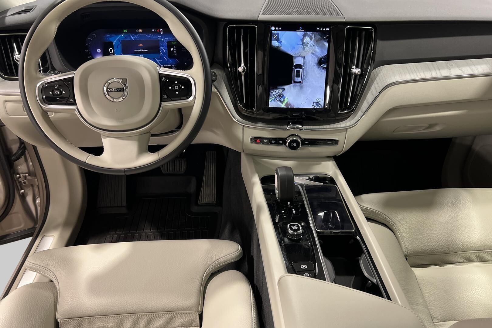 Volvo XC60 iso kuva 11