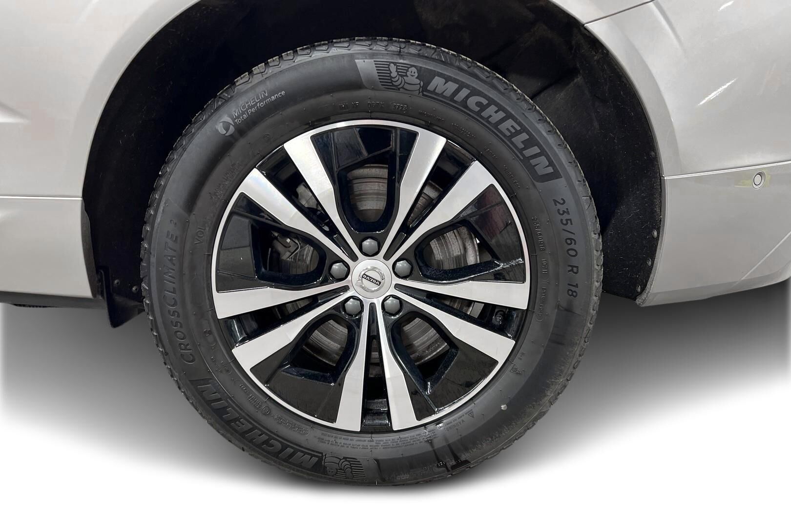 Volvo XC60 iso kuva 13