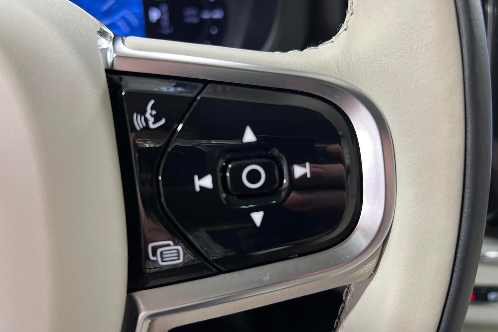 Volvo XC60 iso kuva 20