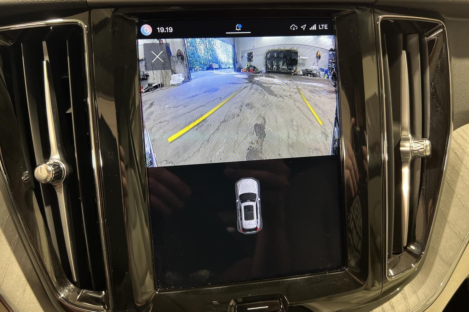 Volvo XC60 iso kuva 25