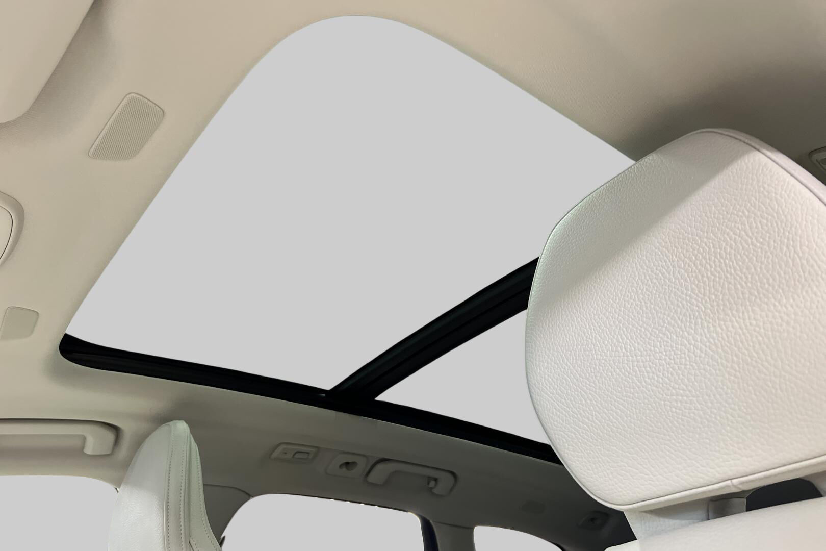 Volvo XC60 iso kuva 27