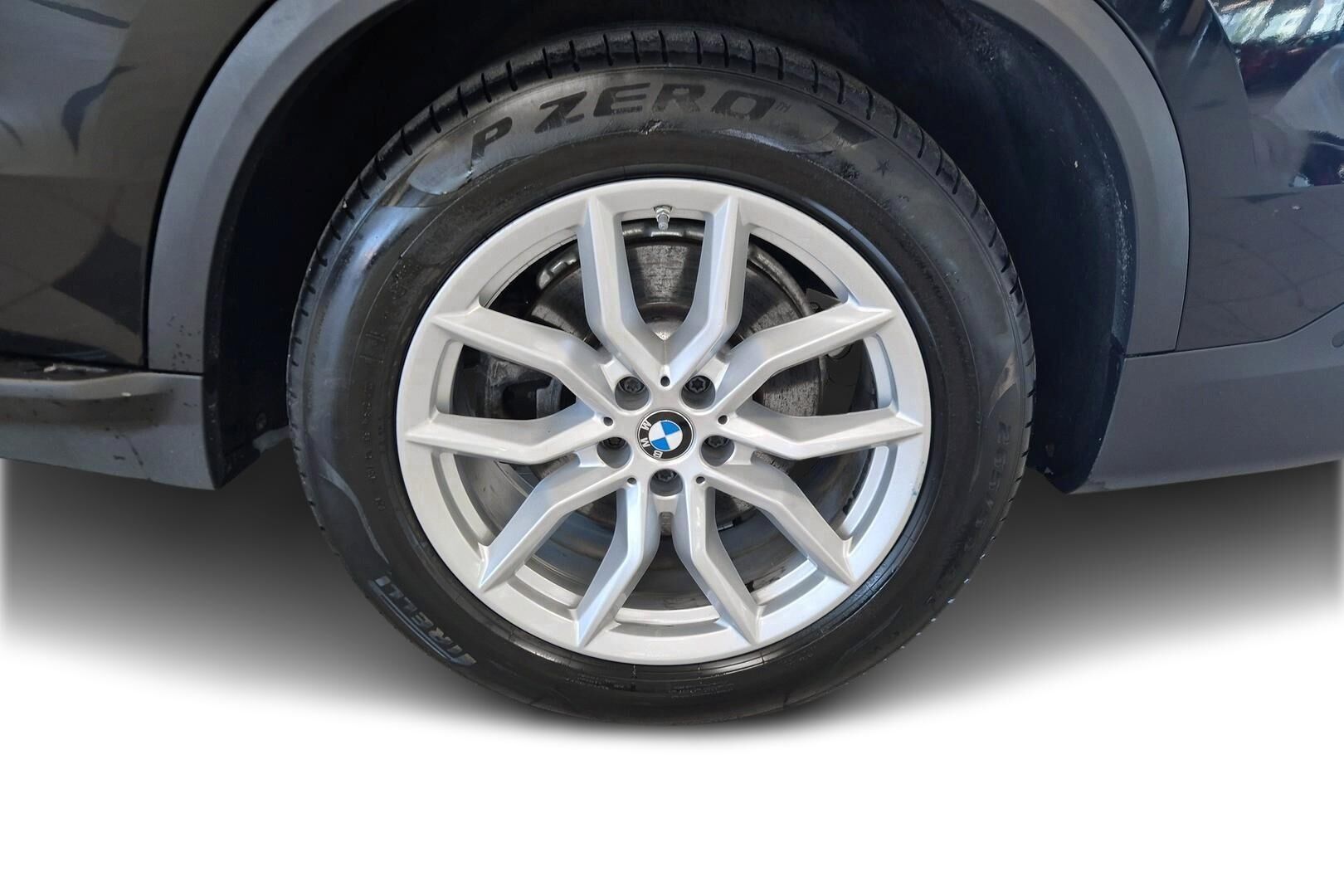 BMW X5 iso kuva 13
