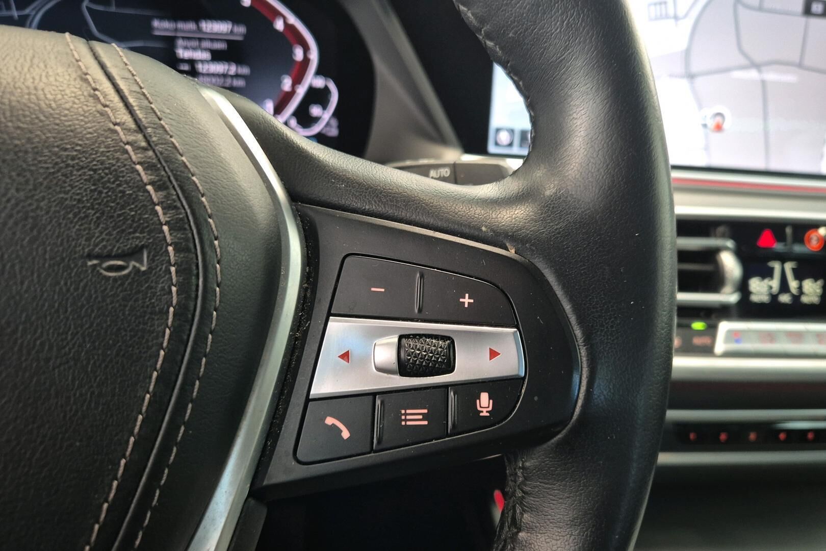 BMW X5 iso kuva 18