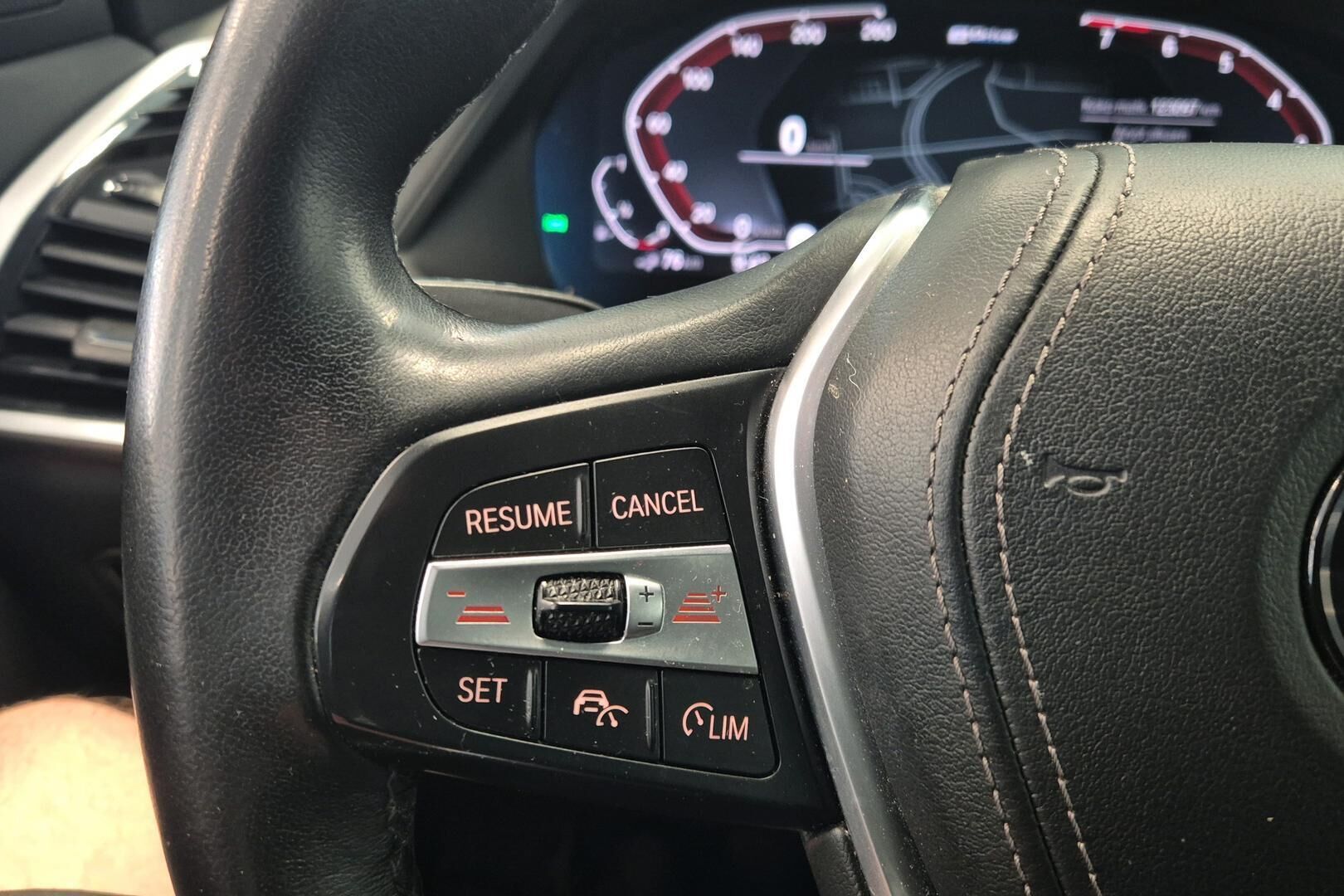 BMW X5 iso kuva 19