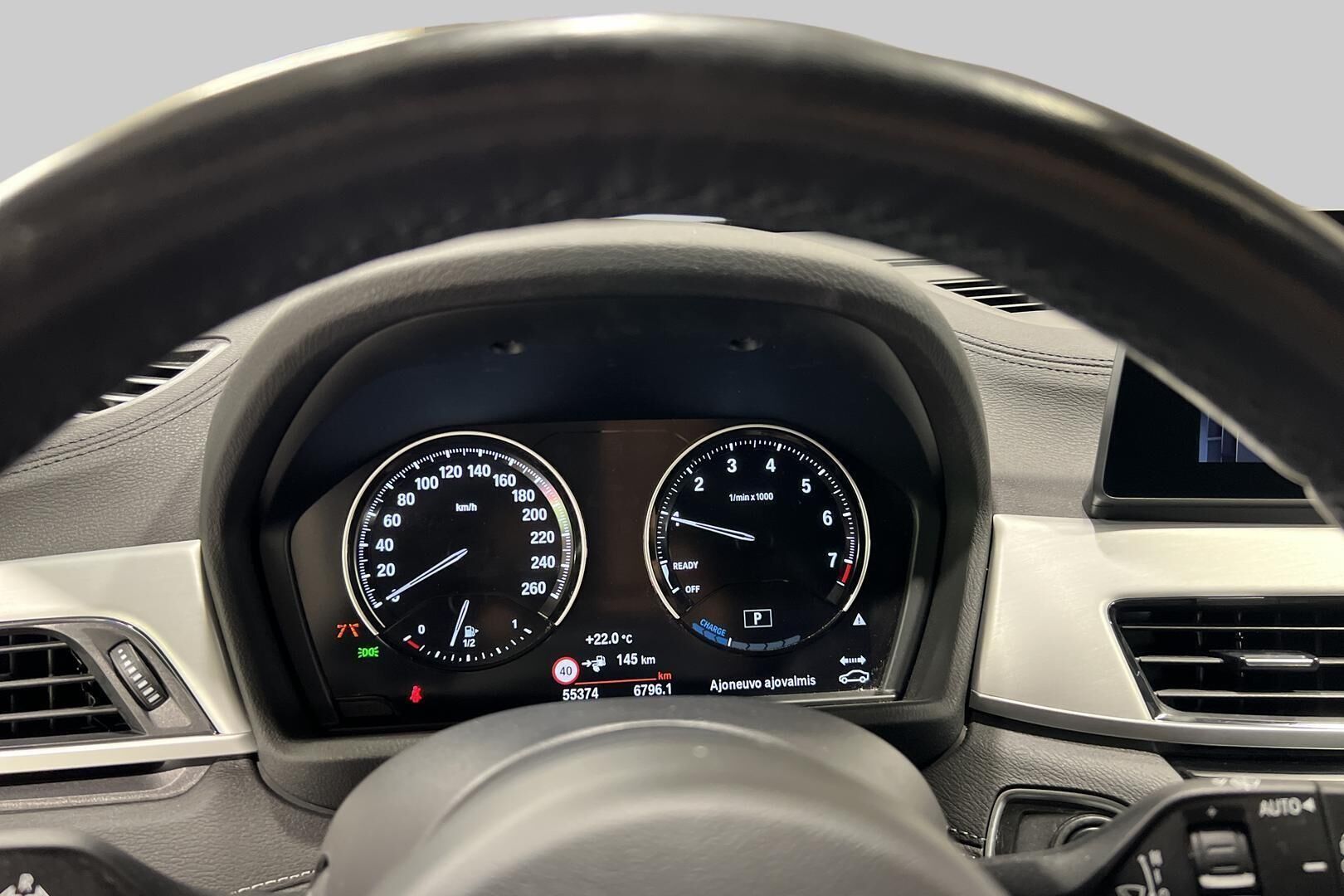 BMW X1 iso kuva 18