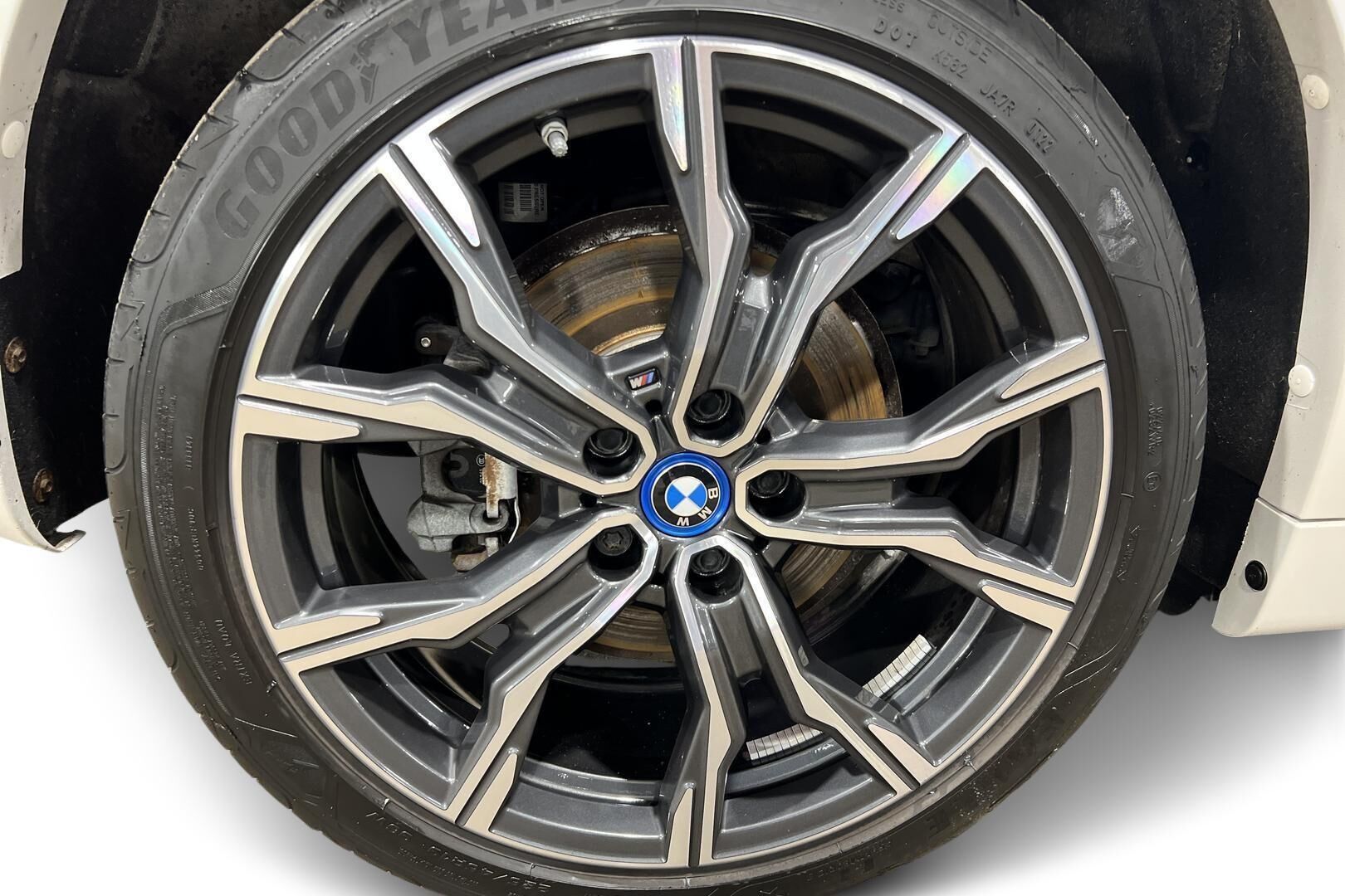 BMW X1 iso kuva 9