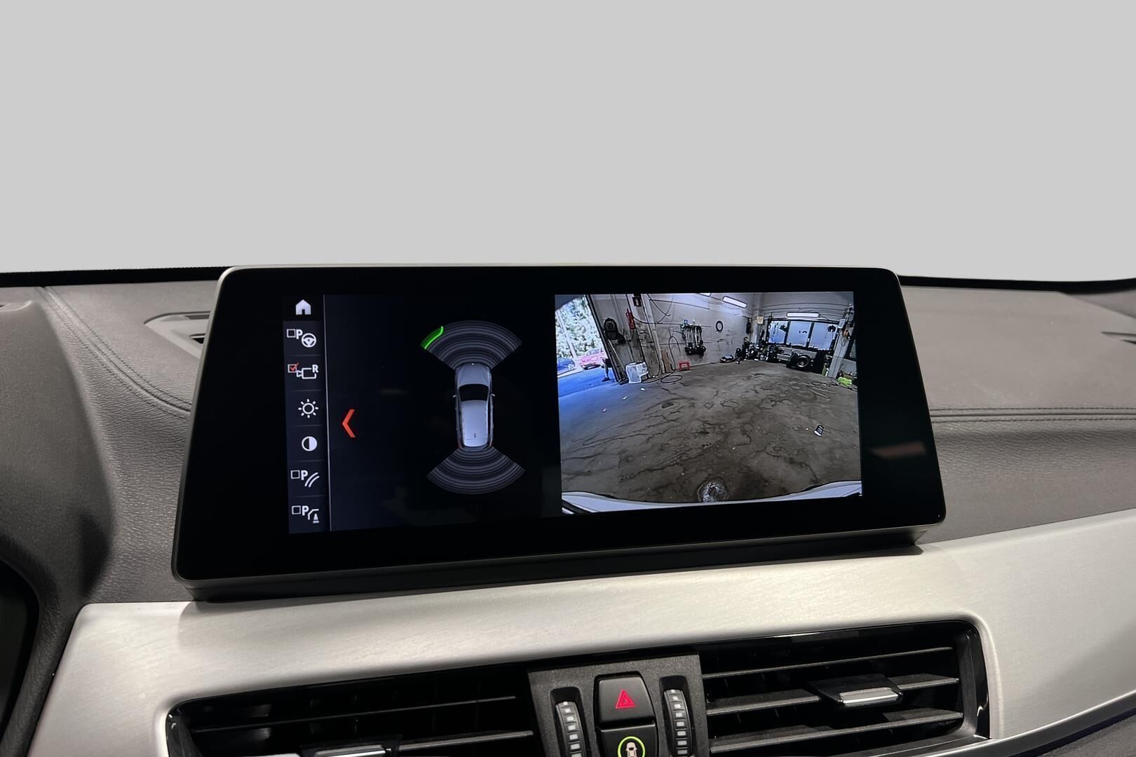 BMW X1 iso kuva 14