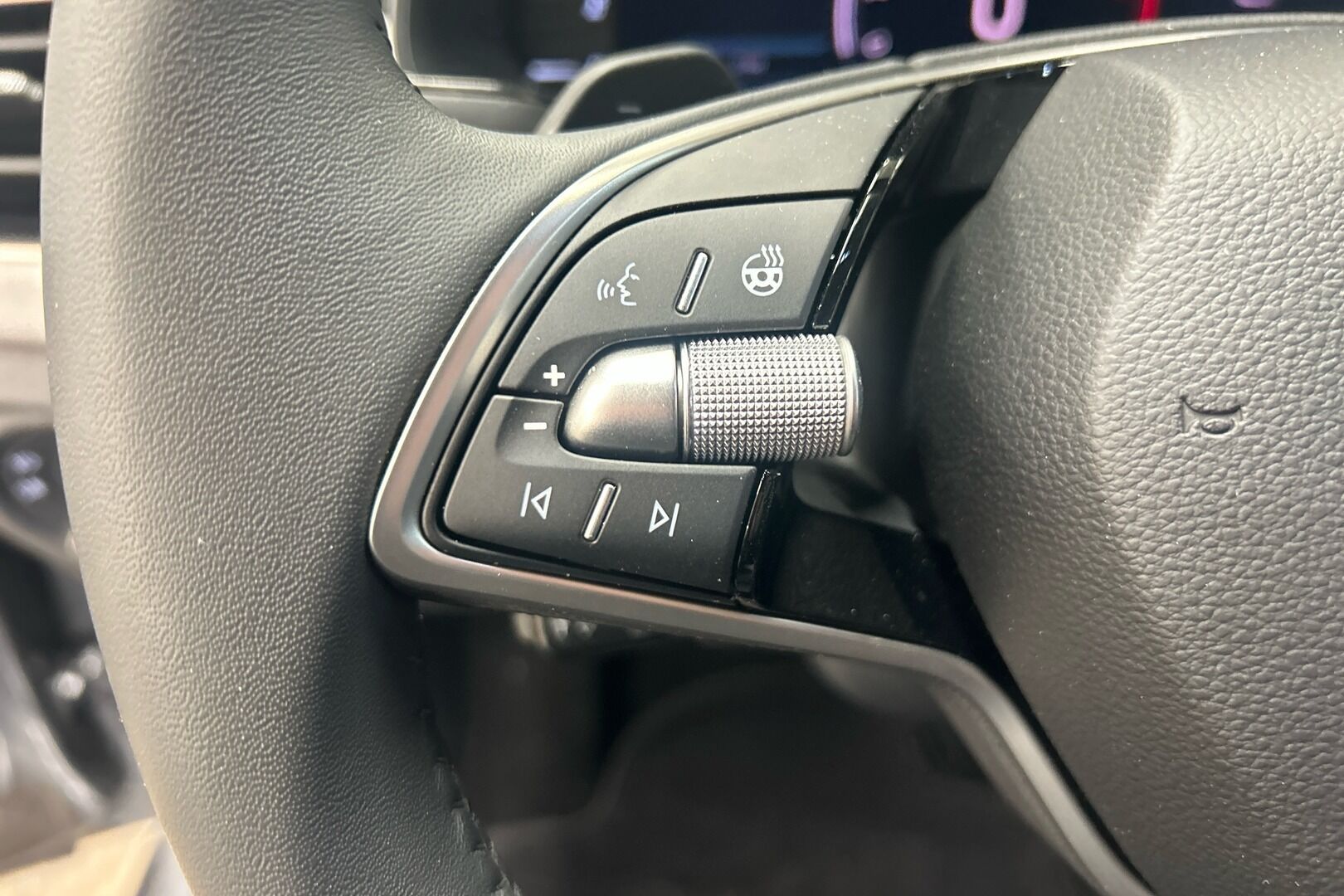 Skoda Scala iso kuva 13