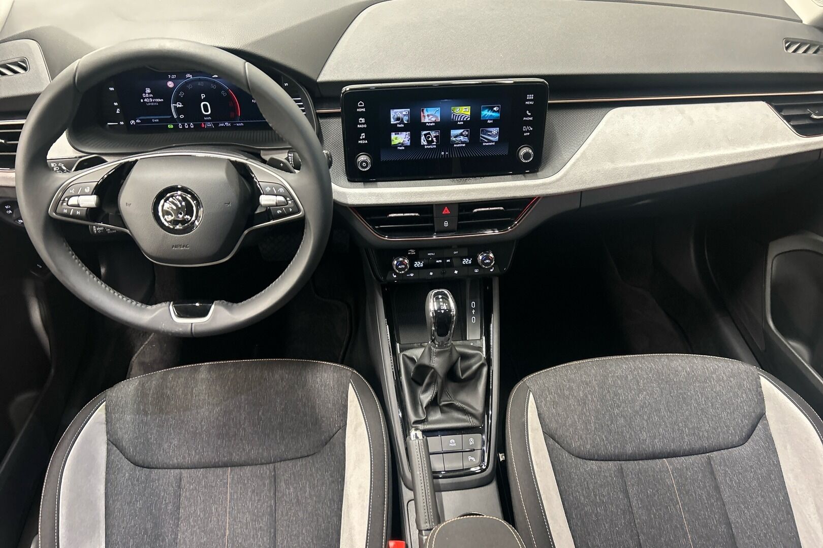 Skoda Scala iso kuva 6