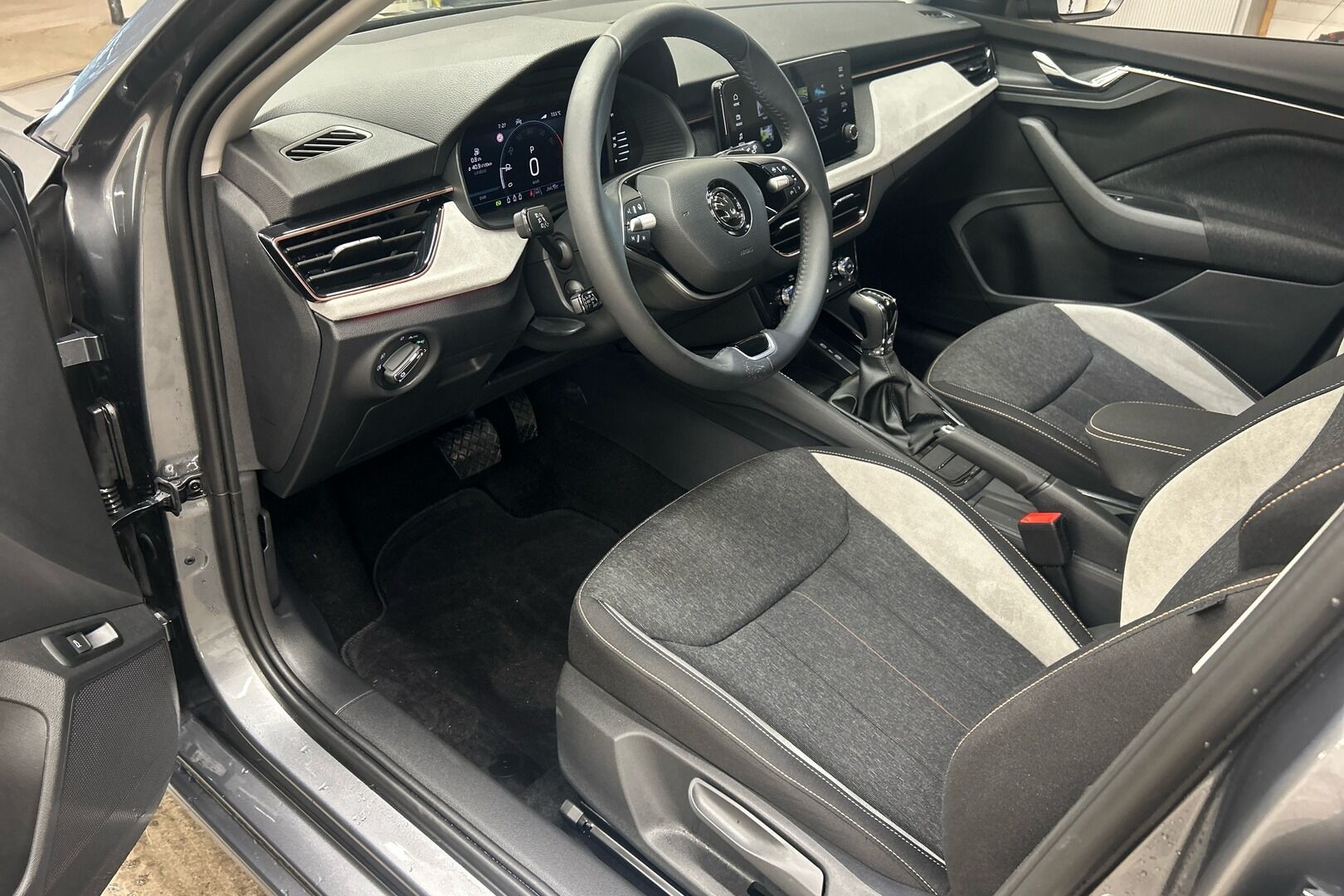 Skoda Scala iso kuva 7