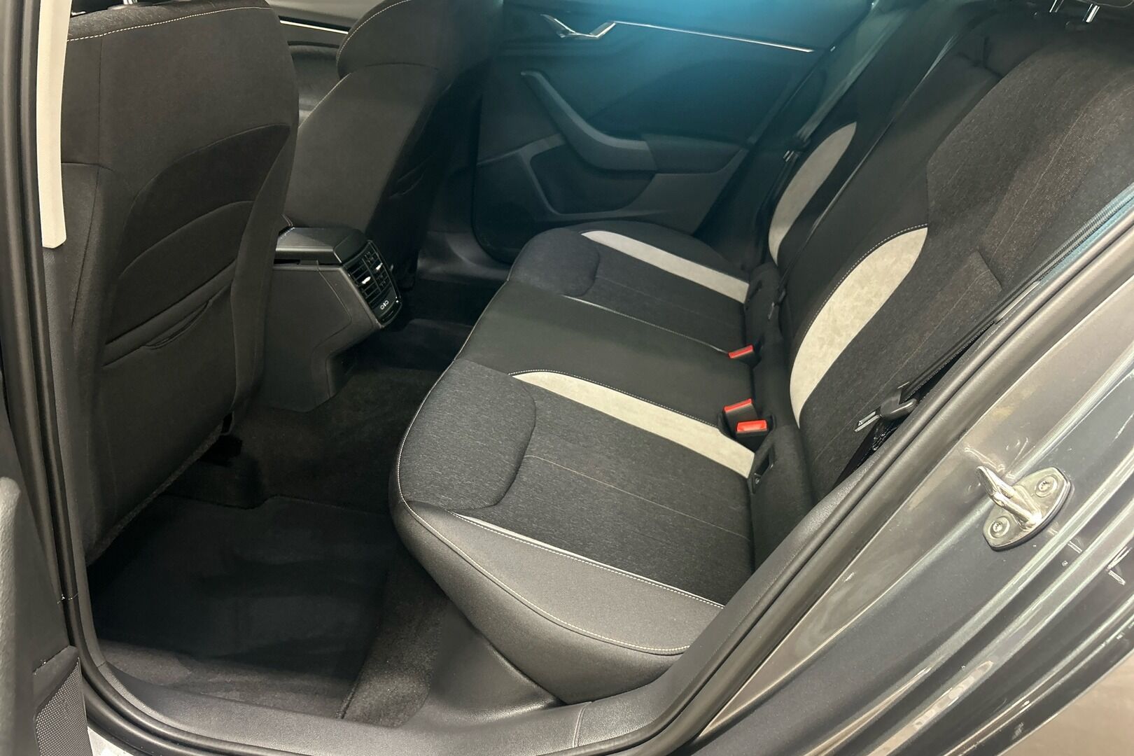Skoda Scala iso kuva 8