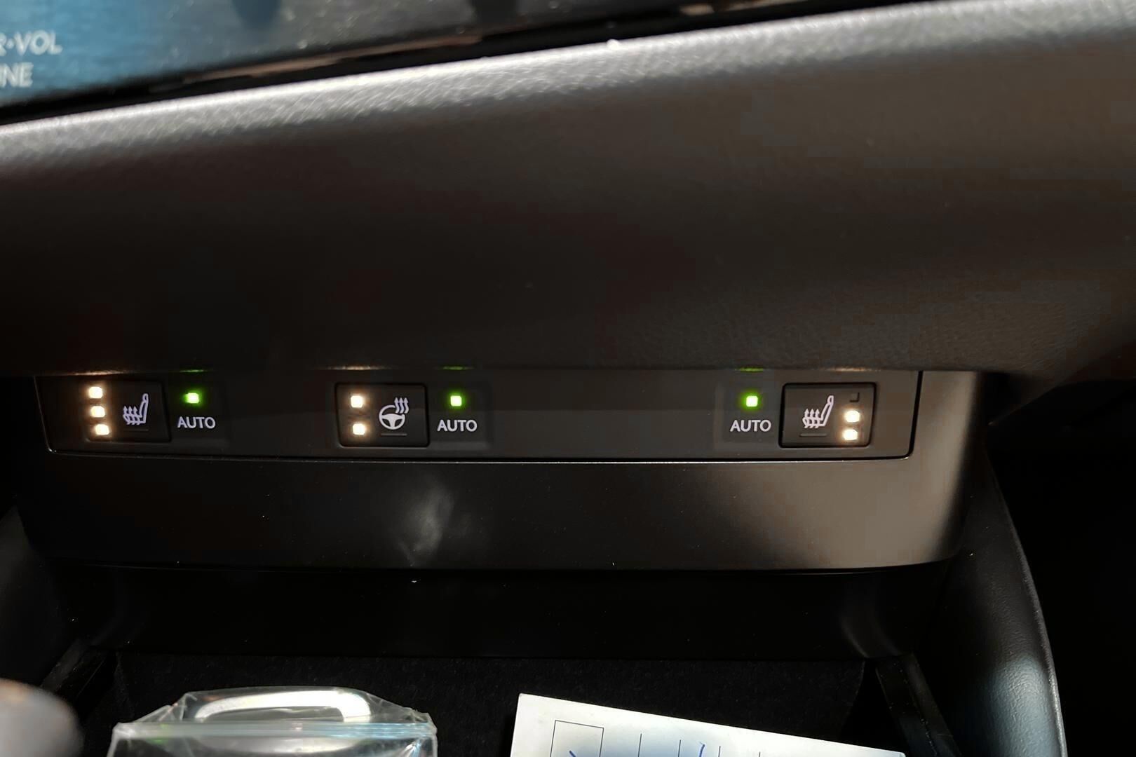 Lexus ES iso kuva 20