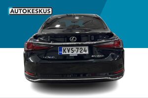 Lexus ES esikatselu 6