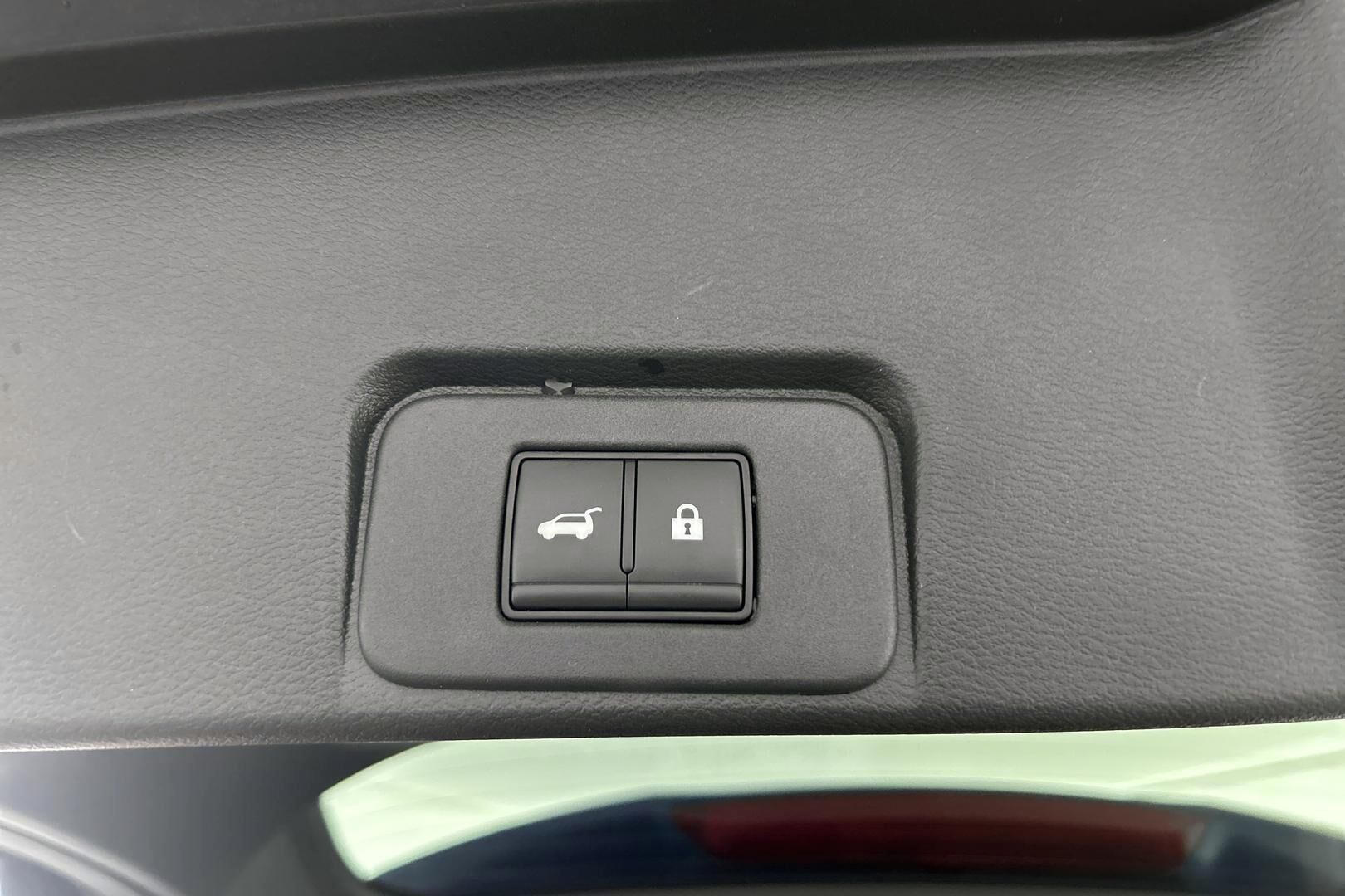 Nissan X-Trail iso kuva 27