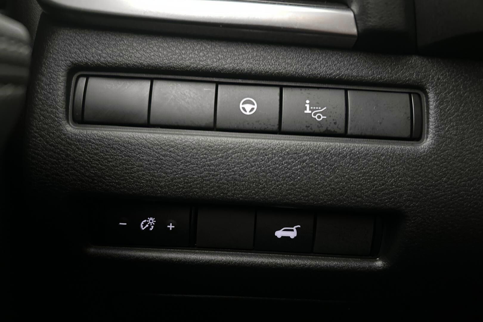 Nissan X-Trail iso kuva 29