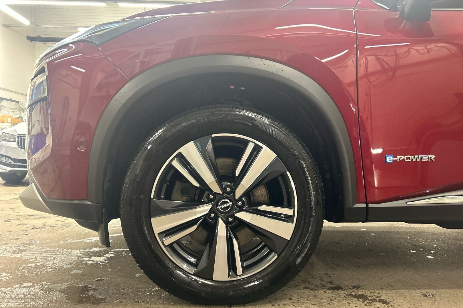 Nissan X-Trail iso kuva 10