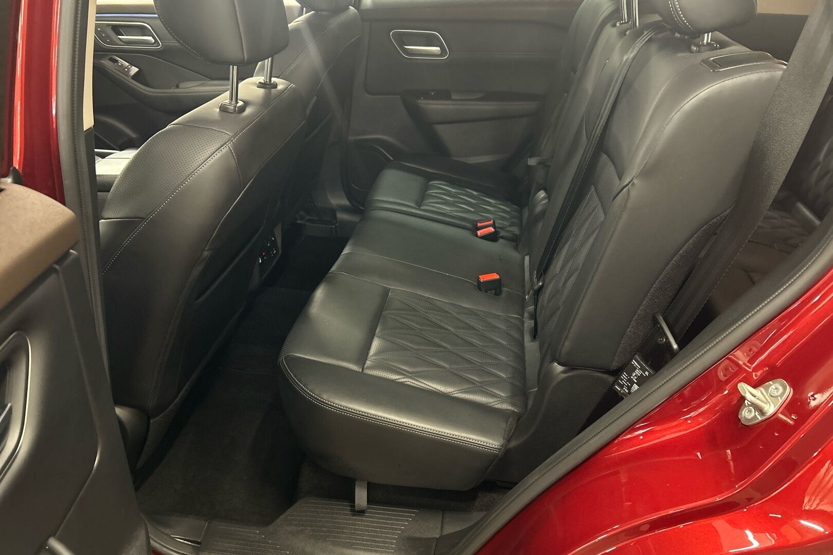Nissan X-Trail iso kuva 11