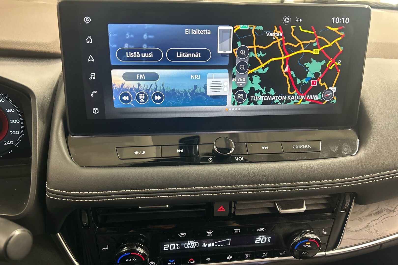 Nissan X-Trail iso kuva 15