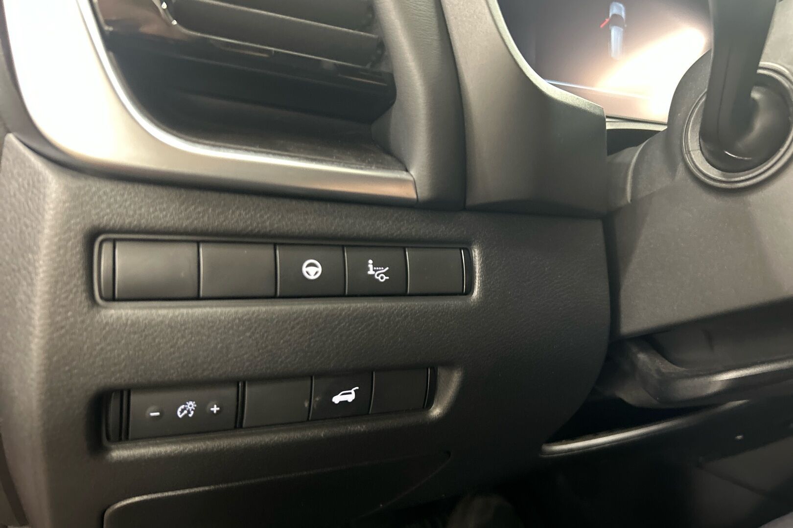 Nissan X-Trail iso kuva 18