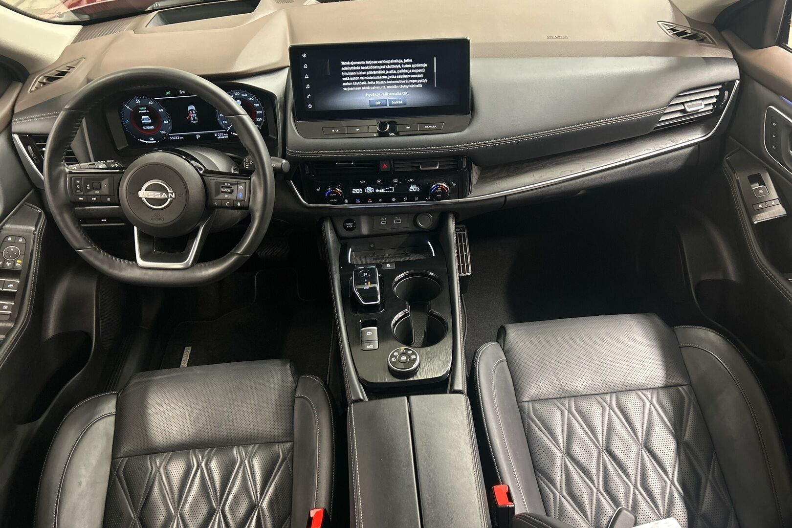 Nissan X-Trail iso kuva 6