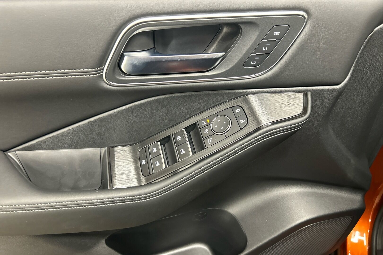 Nissan X-Trail iso kuva 19