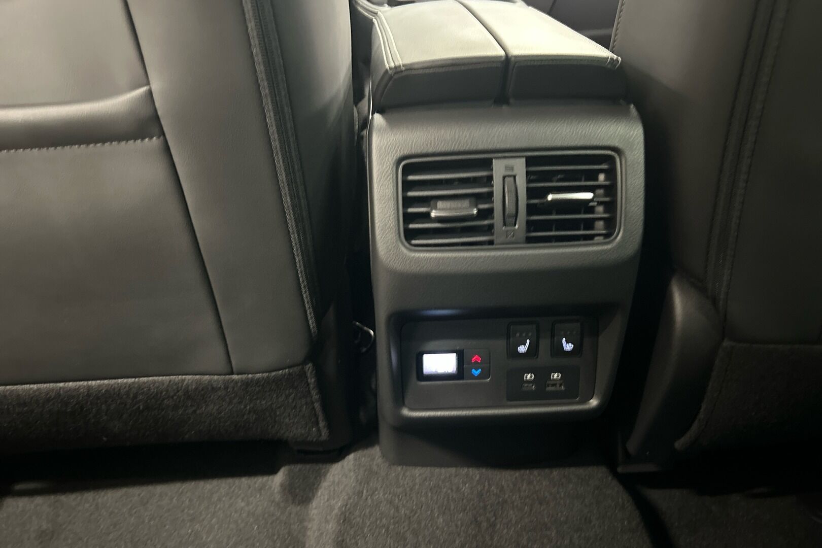 Nissan X-Trail iso kuva 21