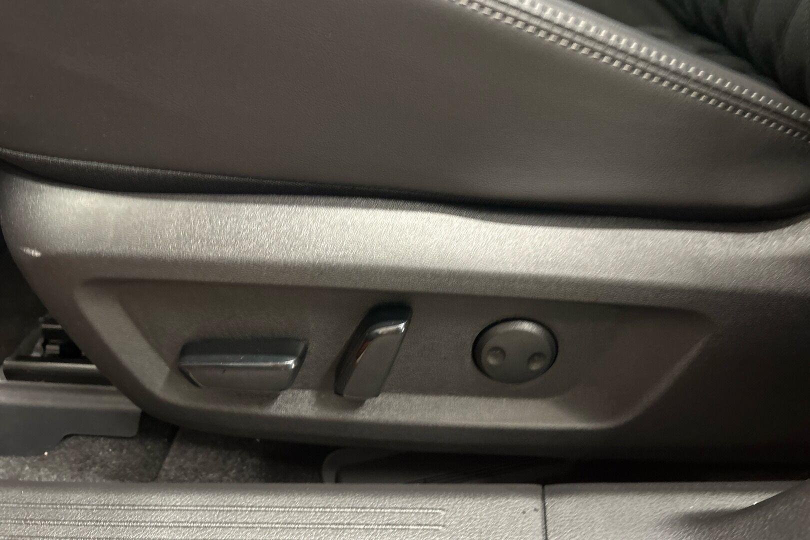 Nissan X-Trail iso kuva 22