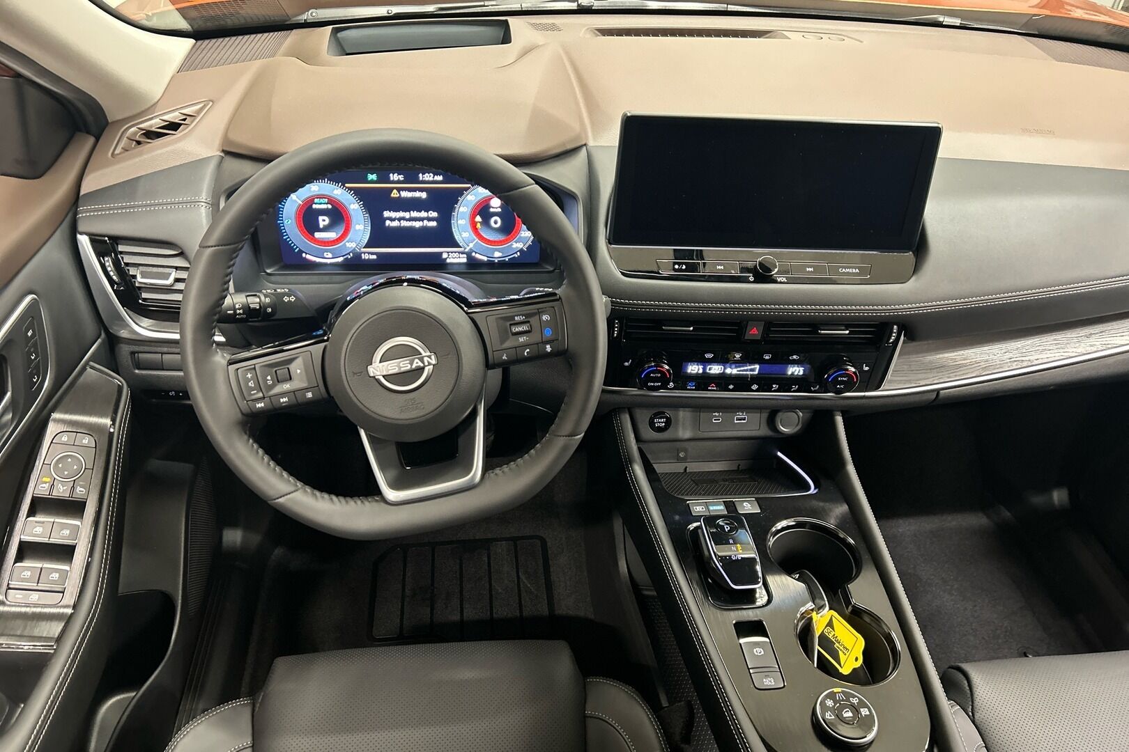 Nissan X-Trail iso kuva 7