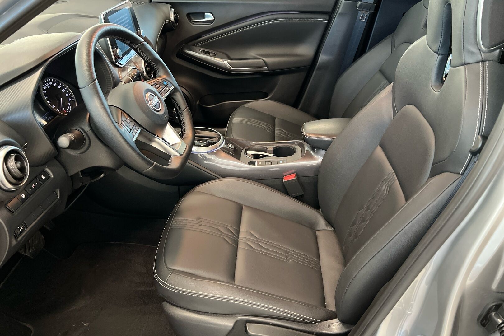 Nissan Juke iso kuva 7