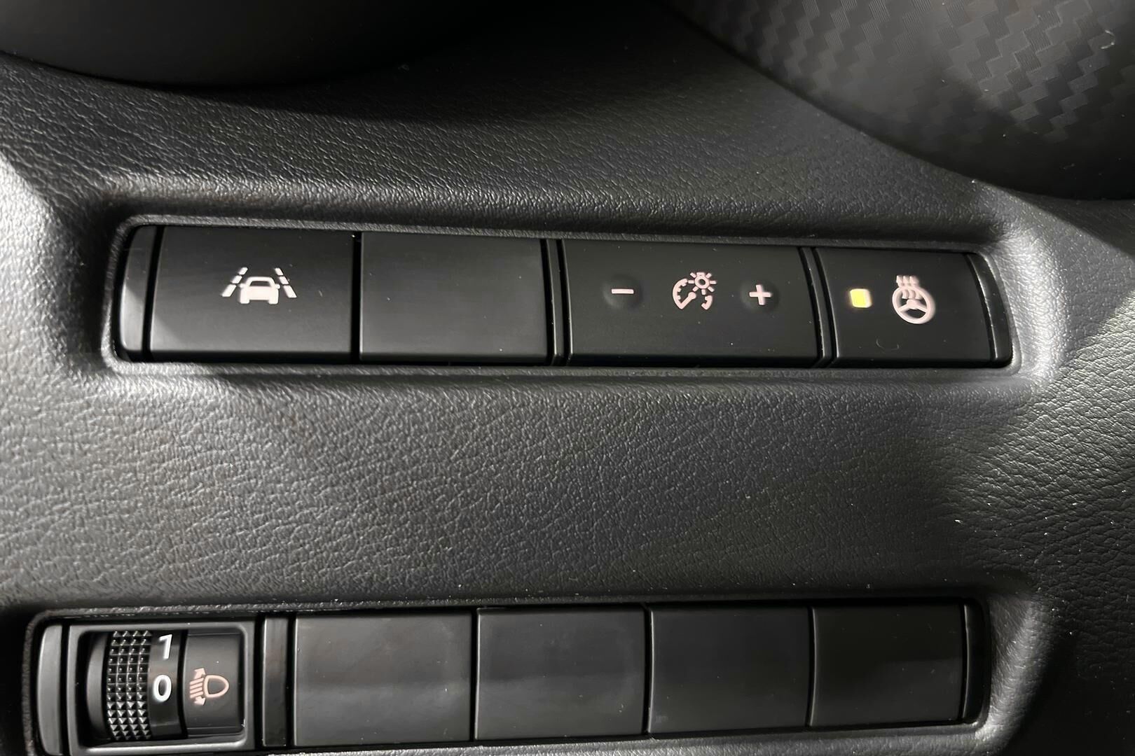 Nissan Juke iso kuva 12