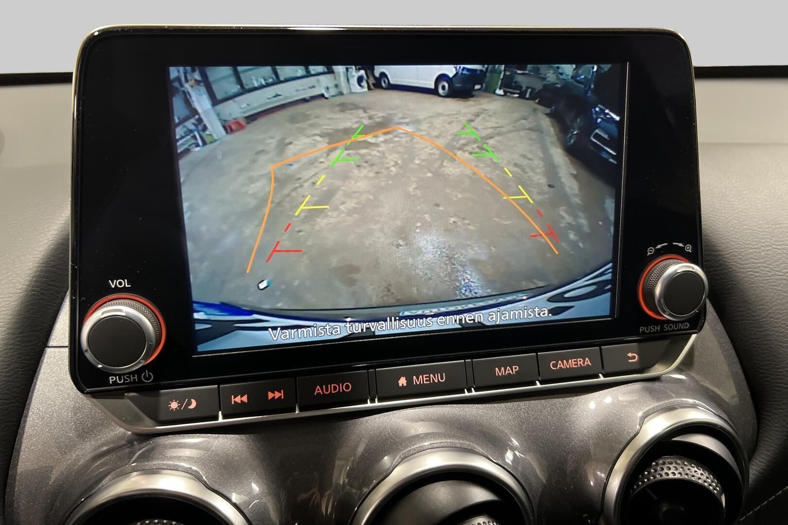 Nissan Juke iso kuva 18